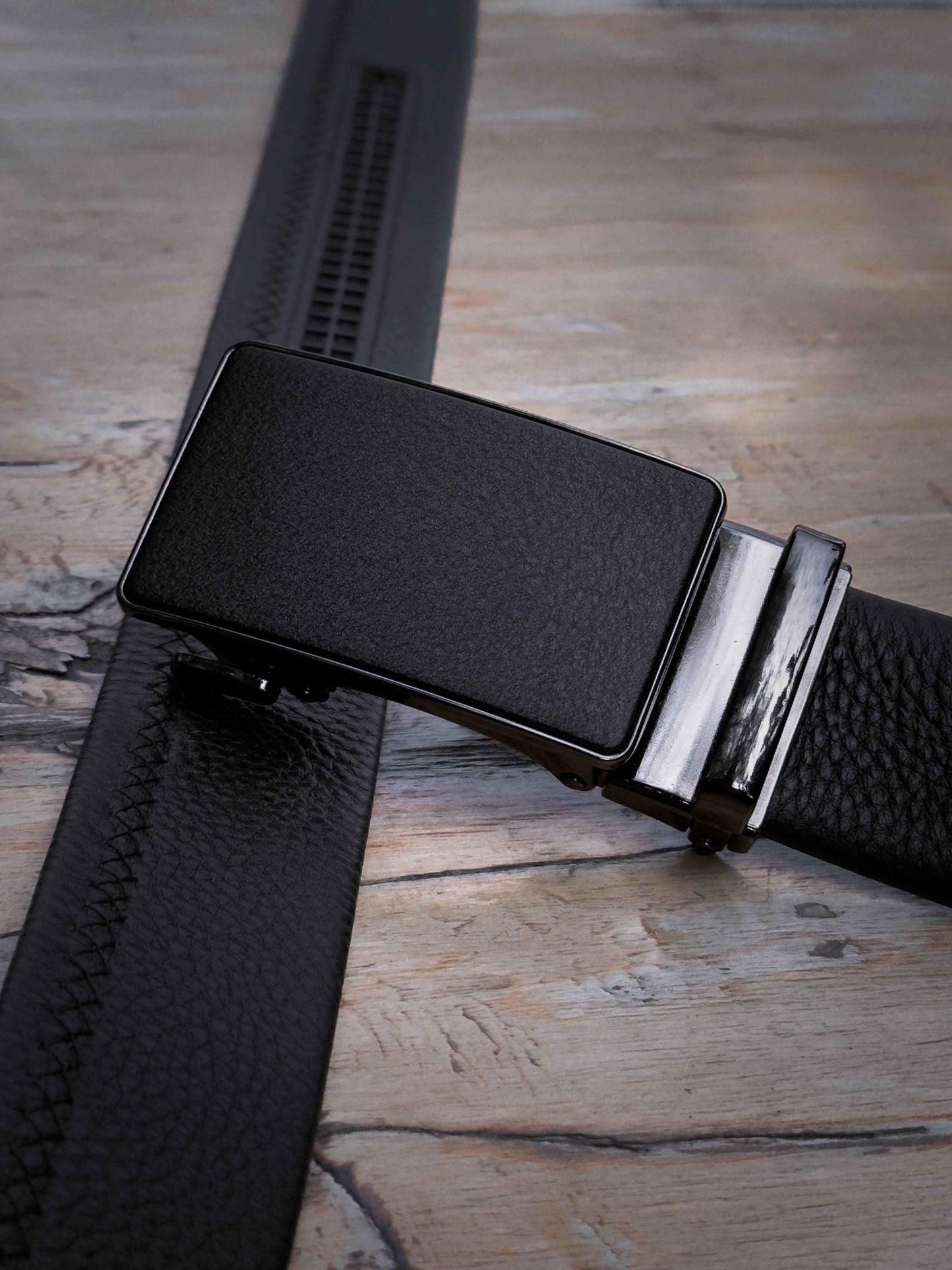 Cinturón Automático BlackOut – Cuero Negro Liso con Hebilla Negra