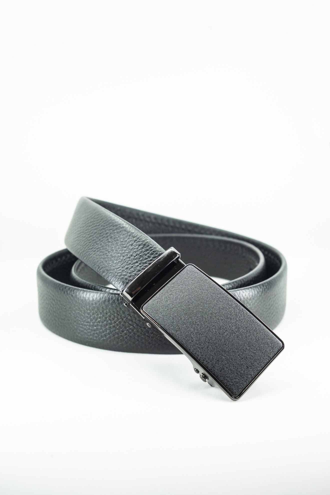Cinturón Automático BlackOut – Cuero Negro Liso con Hebilla Negra